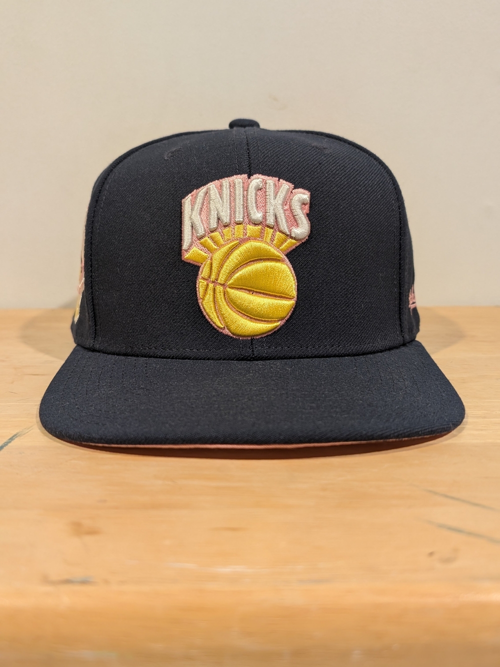 New York Knicks Mitchell & Ness Fitted Hat **RARE** (Size 7 1/2)